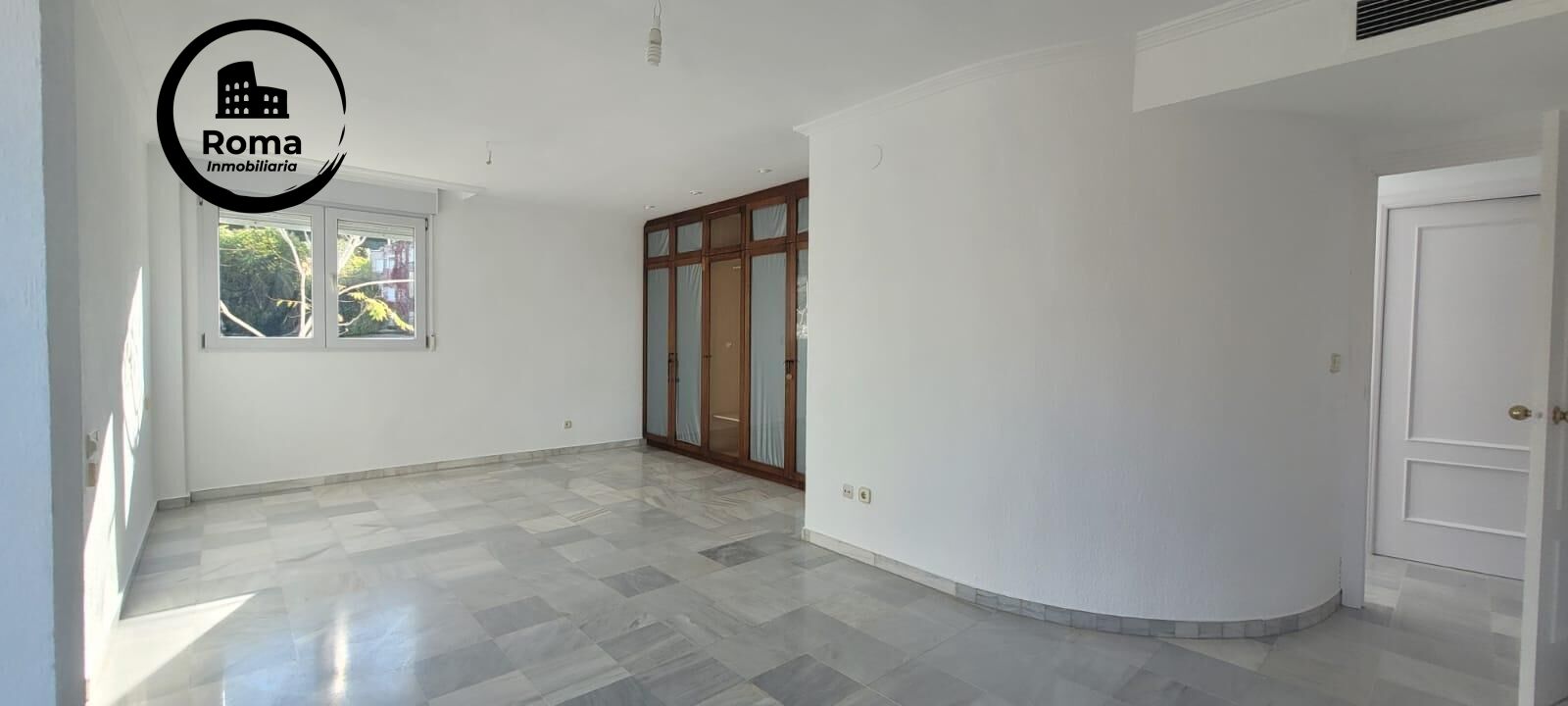 Exclusivo chalet en Urbanización El Serrallo - foto 29