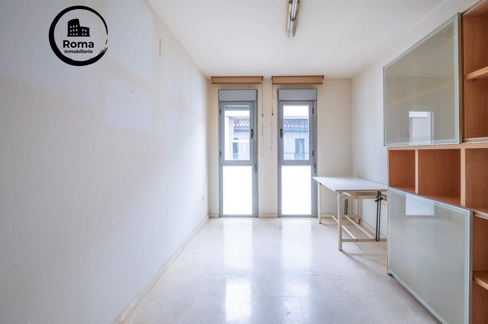 Amplio y Luminoso Piso en el Corazón de Granada - foto 20