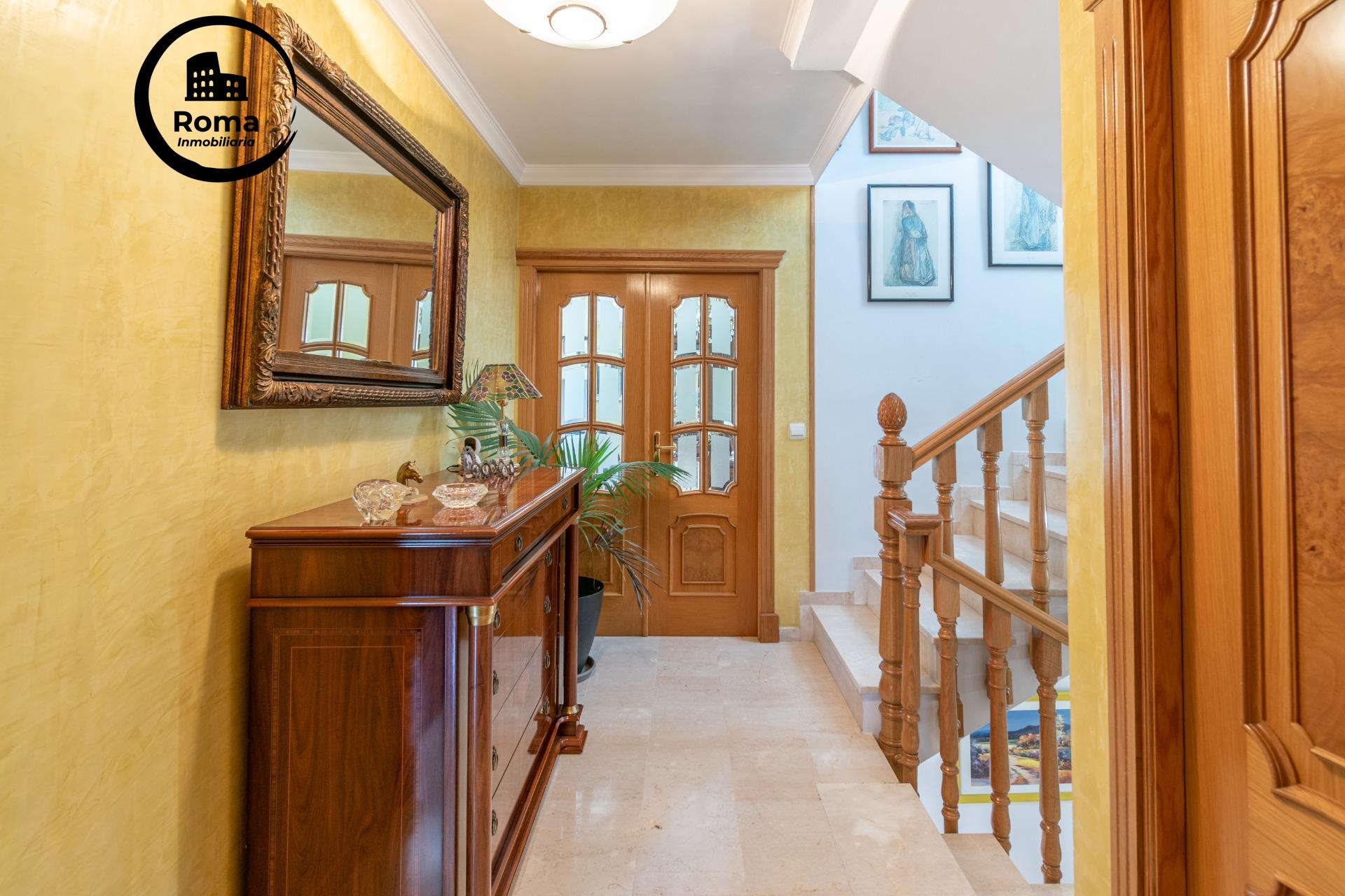 Impresionante Chalet en La Zubia con Piscina y Espacios Ampl - foto 16