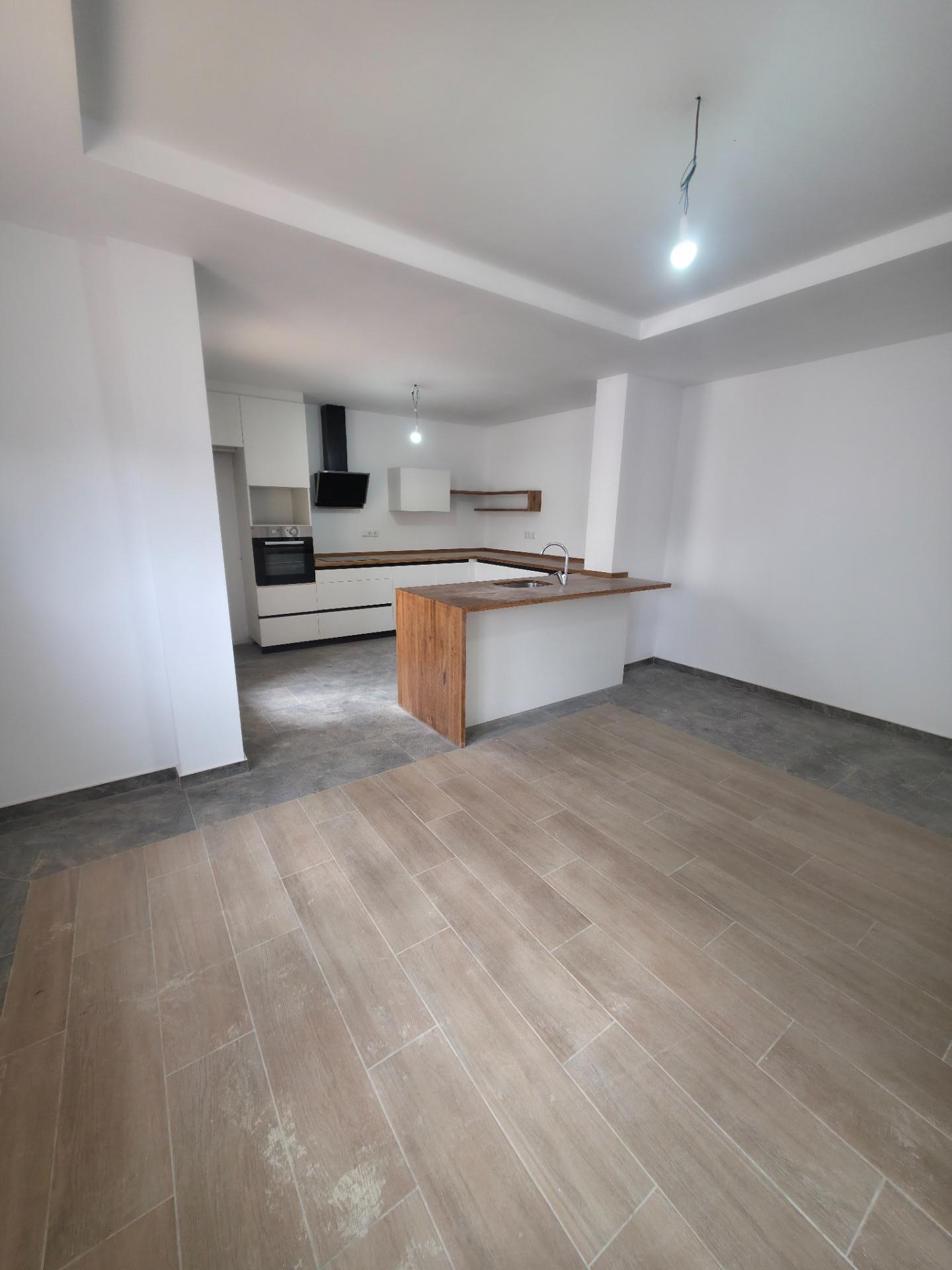 Villa independiente con amplia parcela y excelente ubicación - foto 3