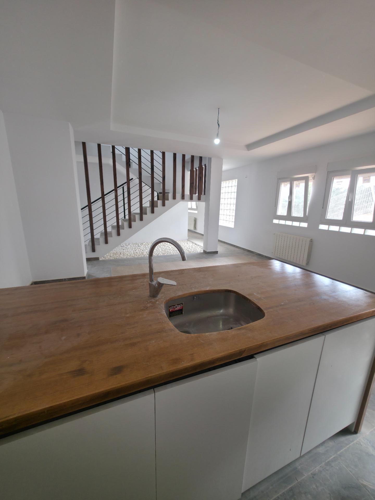 Villa independiente con amplia parcela y excelente ubicación - foto 13