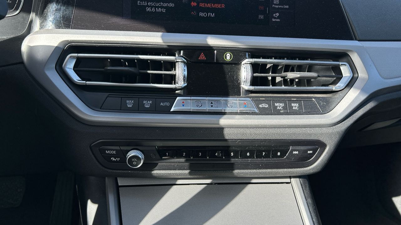 BMW Serie 3 2.0 318D SEDAN AUTO 150 4P - foto 13