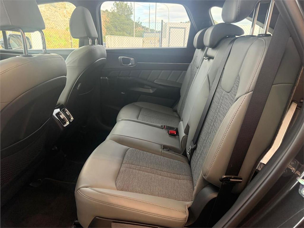 Kia Sorento 1.6 T-GDi HEV Emotion 4x4 7pl - foto 20