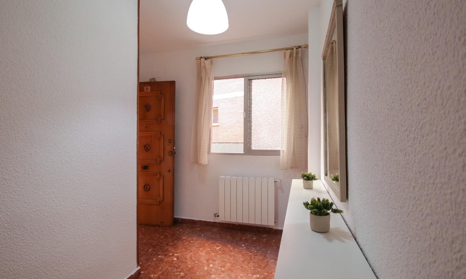 Amplio y luminoso piso de 4 dormitorios en alquiler en Plaza - foto 21