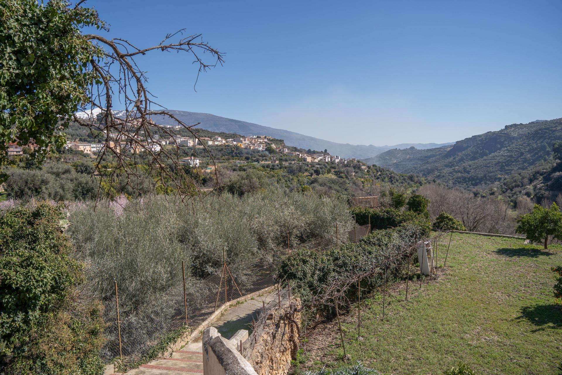 Casa en Albuñuelas con 5 dormitorios y preciosas vistas al V - foto 14