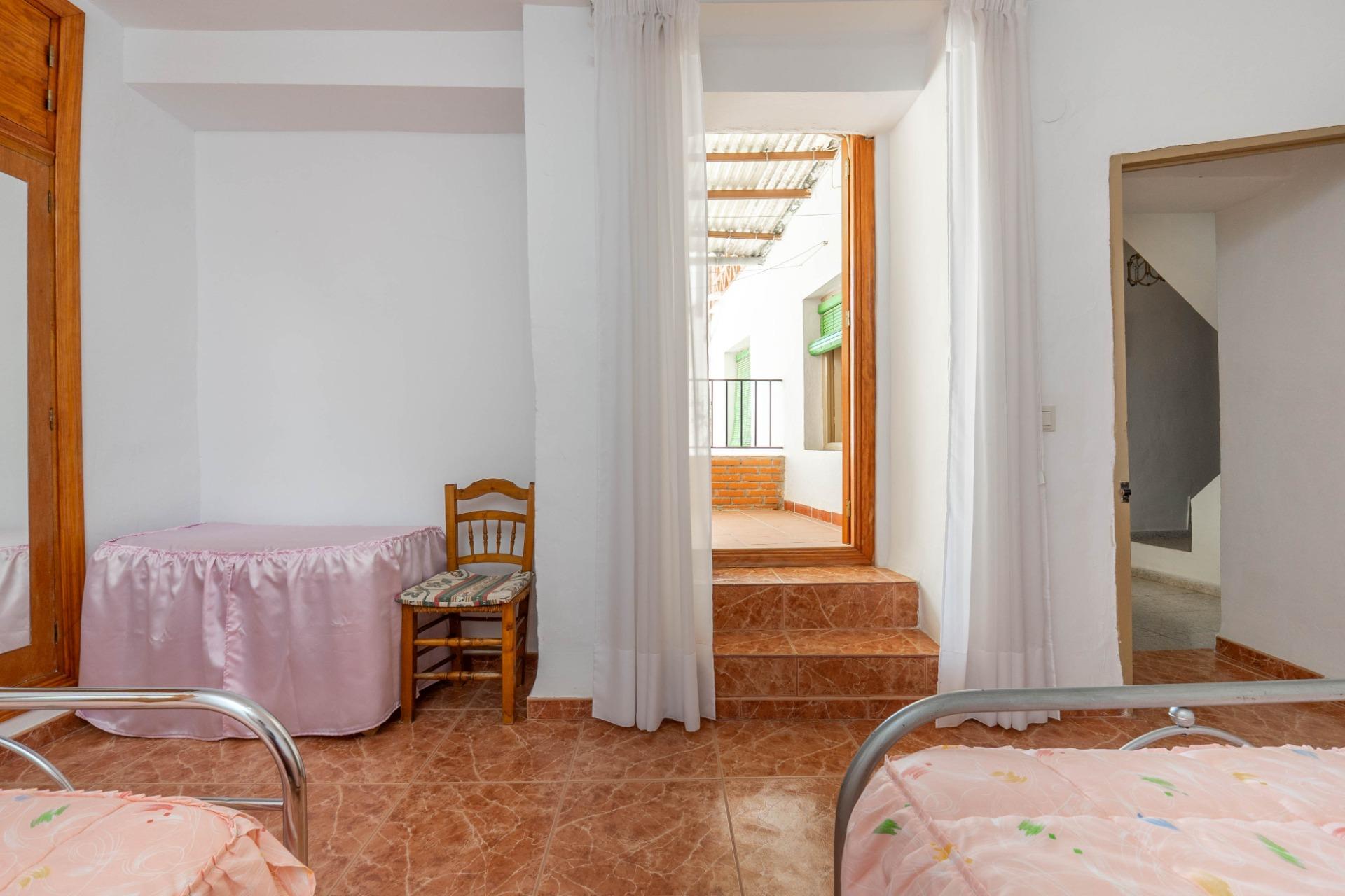 Casa en Albuñuelas con 5 dormitorios y preciosas vistas al V - foto 40