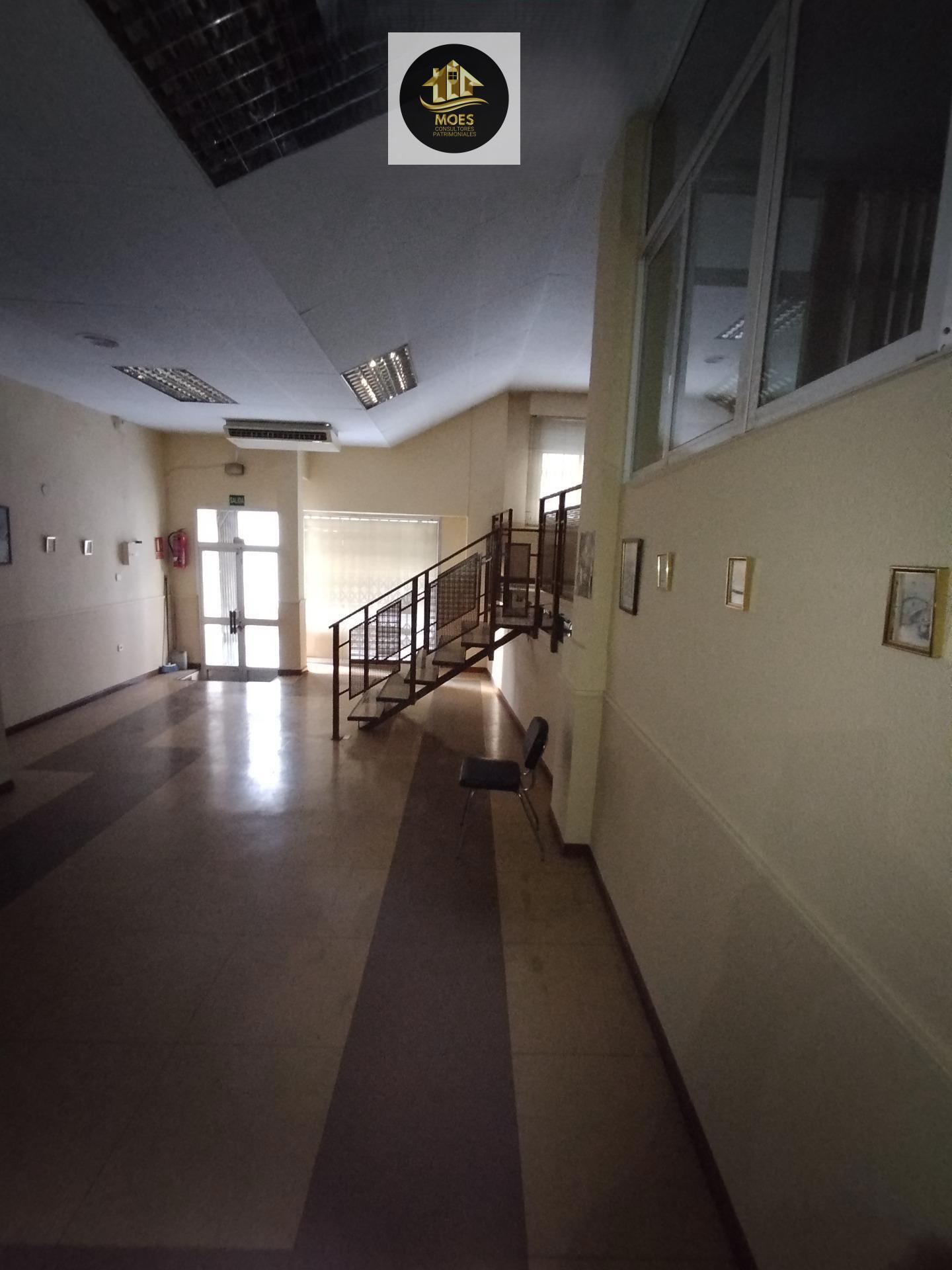 LOCAL EN AVDA GRANADA - foto 2