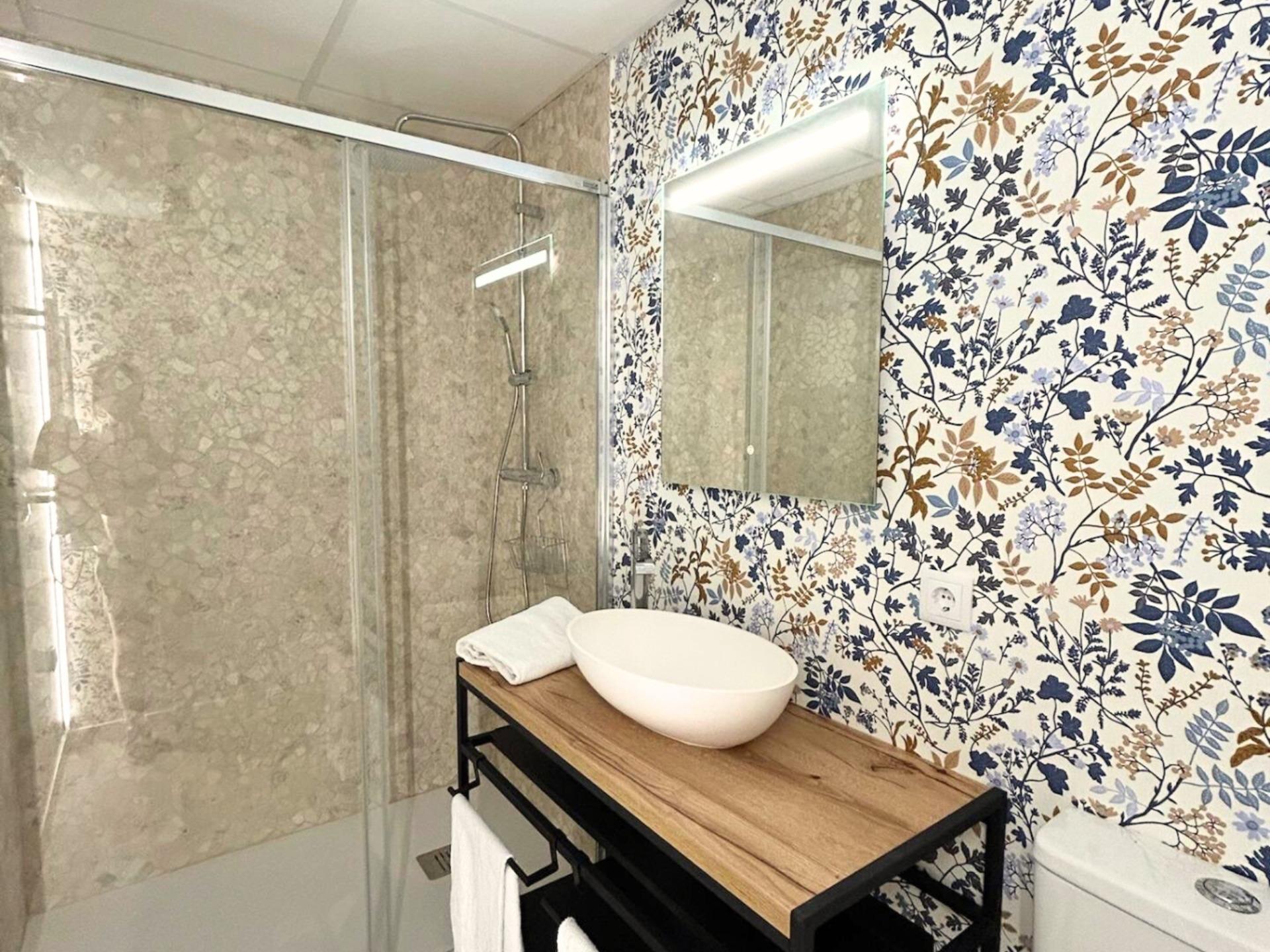 Ciutat Vella | Piso a estrenar amueblado 3–11 meses + despac - foto 10