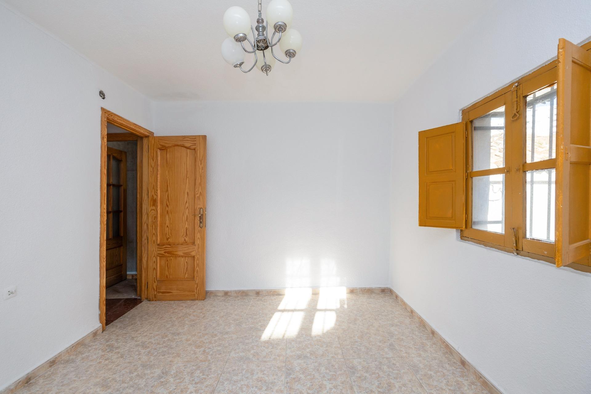 Amplia vivienda con luz y terraza en Cenes de la Vega - foto 13