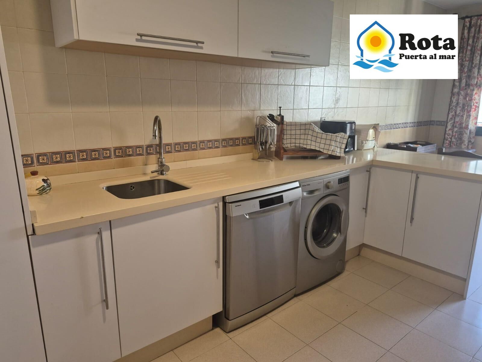 Casa con Garaje Doble - foto 2