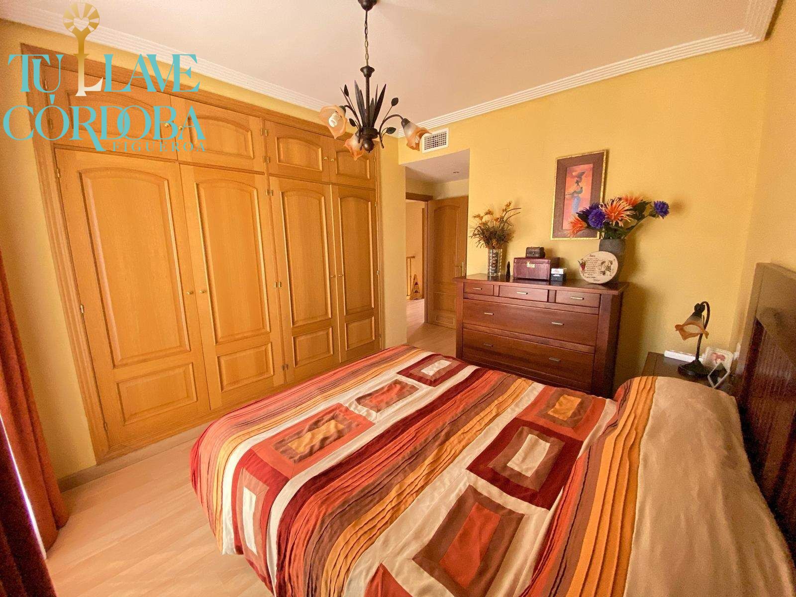 GRAN CASA ADOSADA EN PARAÍSO ARENAL - foto 22