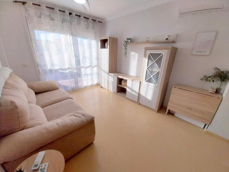 EN VENTA UN  EXCLUSIVO PISO EN SEGUNDA LÍNEA AL MAR - foto 2