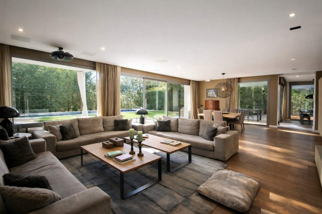 Fantástica casa seminueva junto colegios internacionales