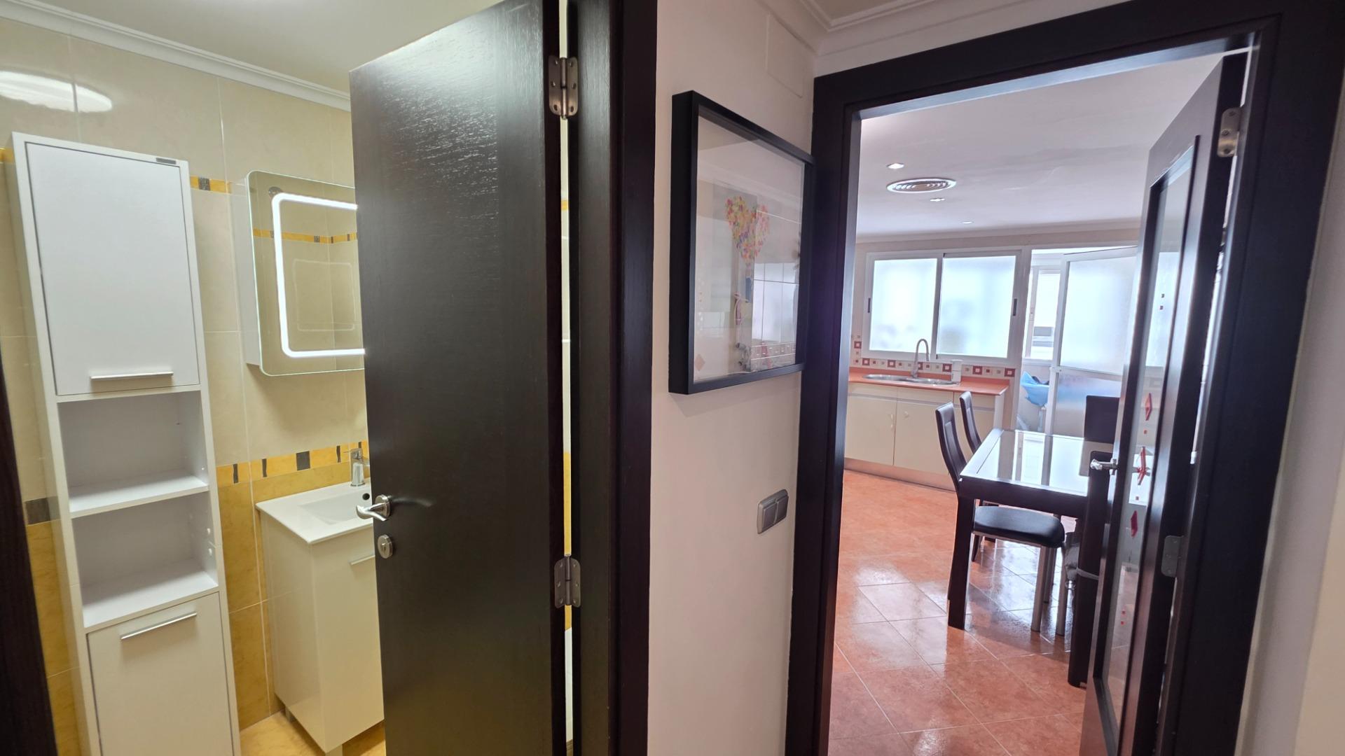 Piso esquinero con ascensor en Torrent (2010) · 113 m2 · 3 h - foto 23