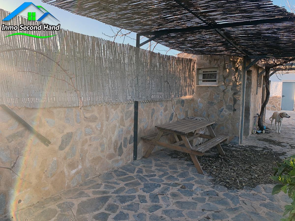 Finca rústica con piscina, casa reformada y huerto en Los Be - foto 4