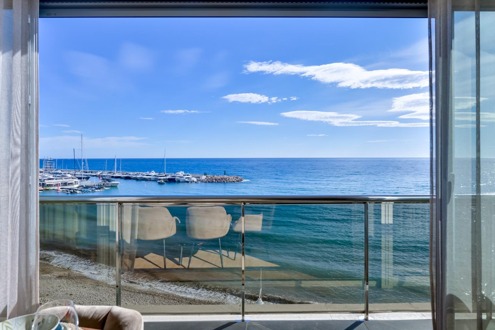 Dúplex en primera línea de playa en Mascarat – confort supre - foto 2