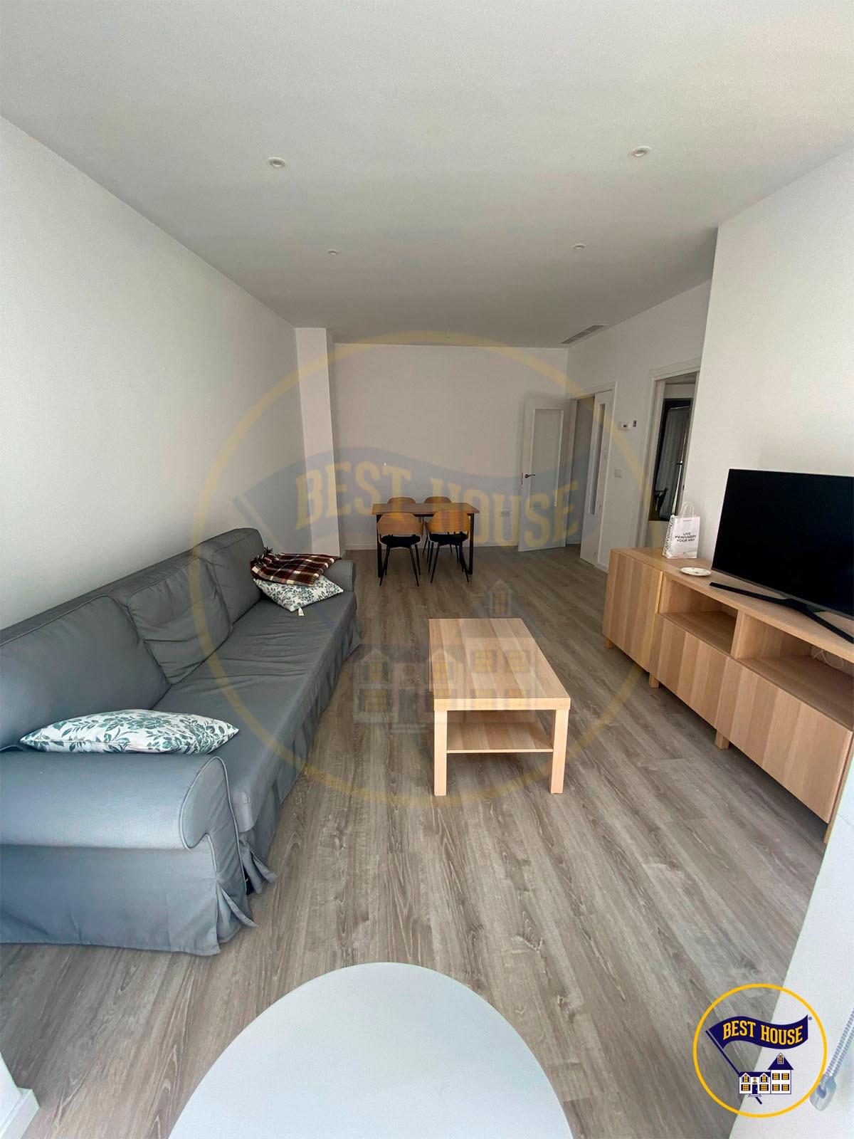 PISO EN VENTA EN PLENO CENTRO CON PISCINA Y PLAZA DE GARAJE - foto 5