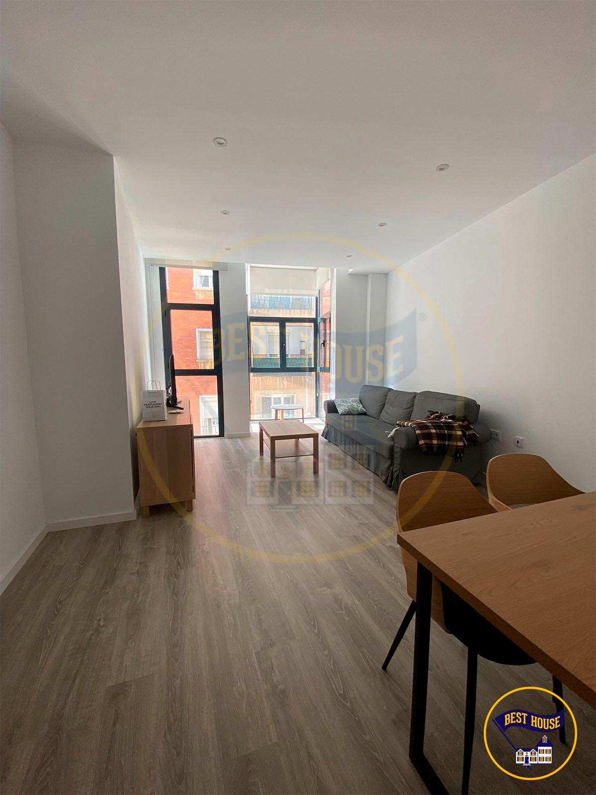 PISO EN VENTA EN PLENO CENTRO CON PISCINA Y PLAZA DE GARAJE - foto 8