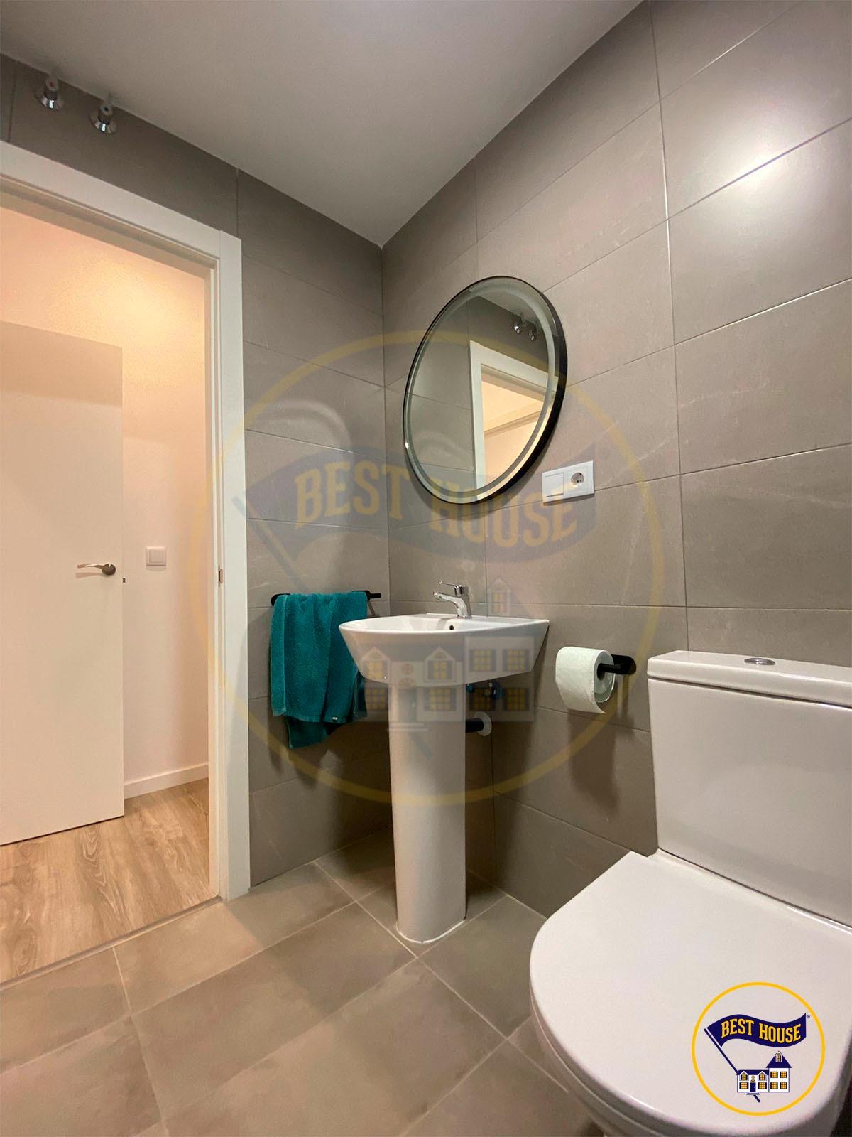 PISO EN VENTA EN PLENO CENTRO CON PISCINA Y PLAZA DE GARAJE - foto 18