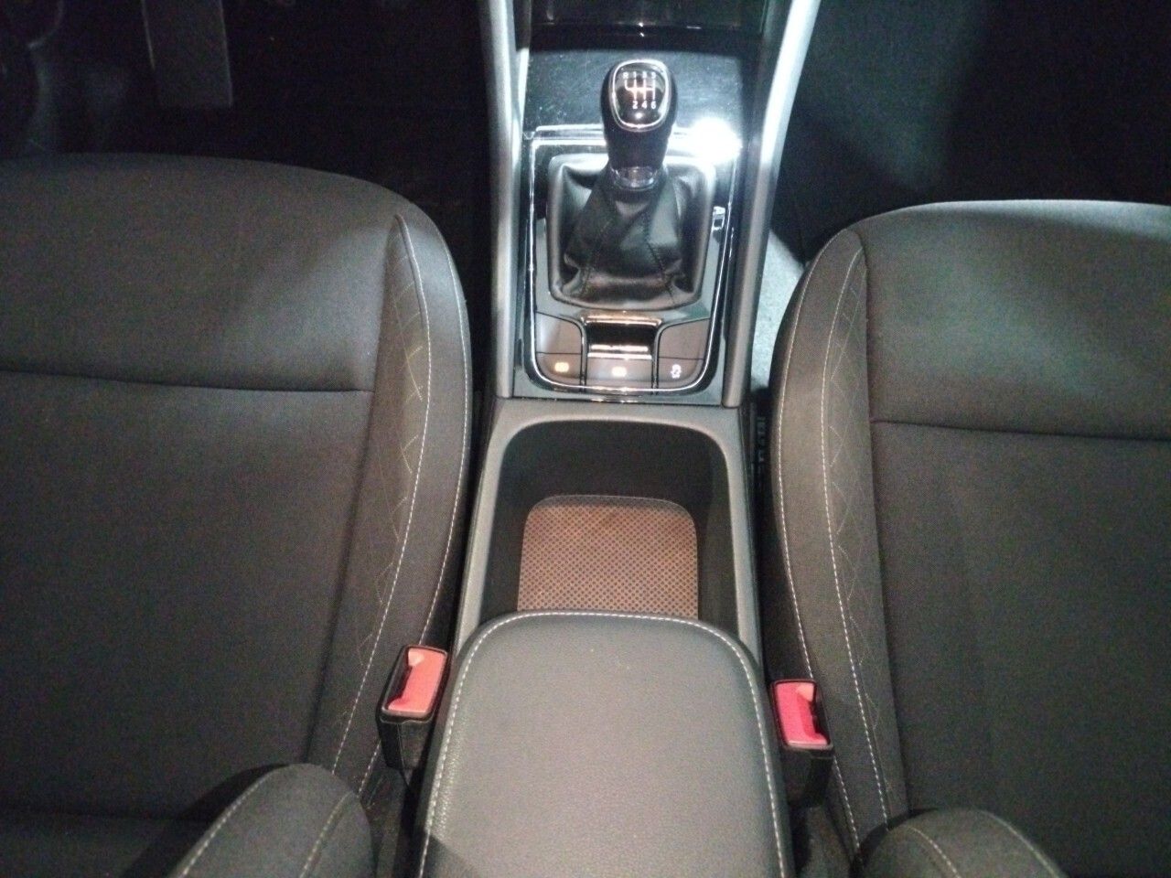 Skoda Karoq 1.6 TDI 85kW (115CV) Ambition - foto 22