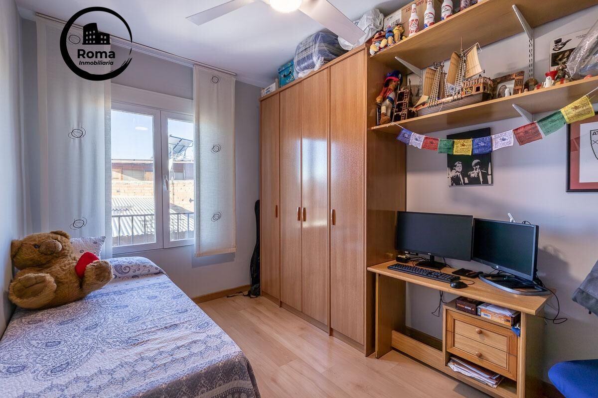 Te presento un piso muy céntrico en Ogíjares de tres habitac - foto 16