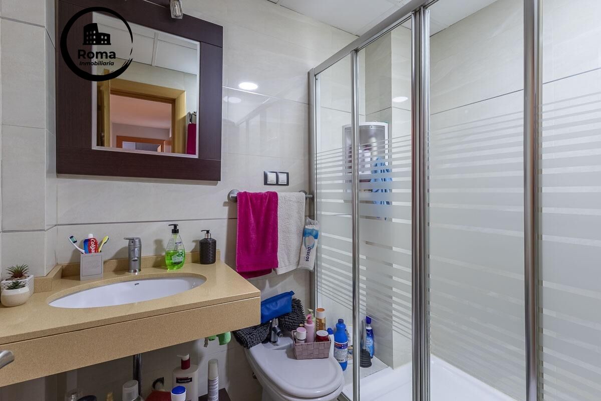 Te presento un piso muy céntrico en Ogíjares de tres habitac - foto 24