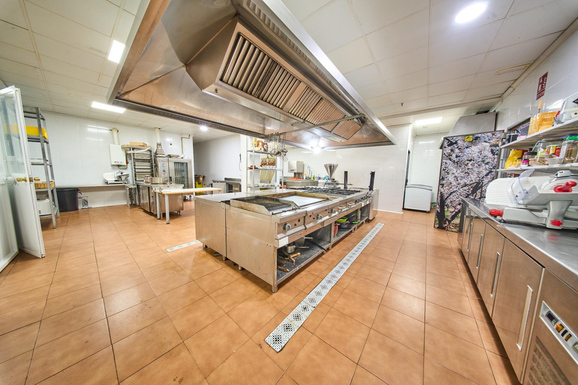 COMPLEJO HOSTELERÍA EN RENDIMIENTO CON CAMBIO DE USO SOCIAL  - foto 43