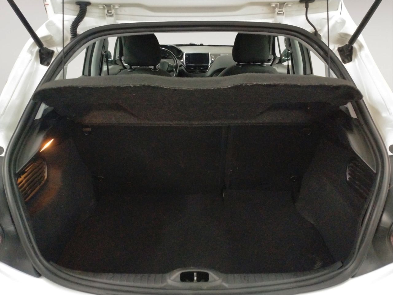 Peugeot 208 Allure - foto 12