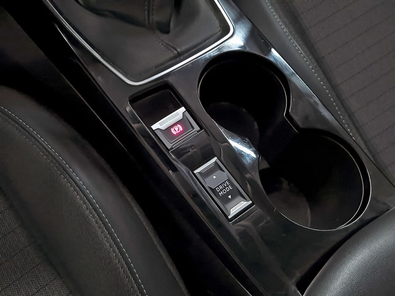 Peugeot 208 BlueHDi 73kW (100CV) Allure - foto 28