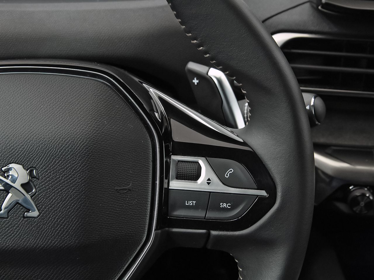 Peugeot 5008 1.5 BlueHDi 96kW S&S Allure Pack EAT8 - foto 21