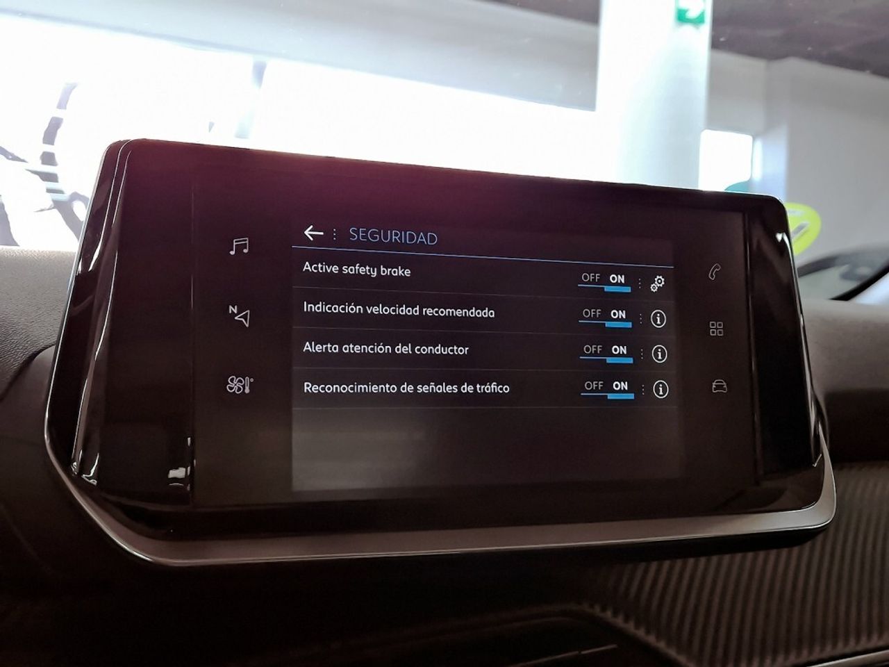 Peugeot 208 BlueHDi 73kW (100CV) Allure - foto 24