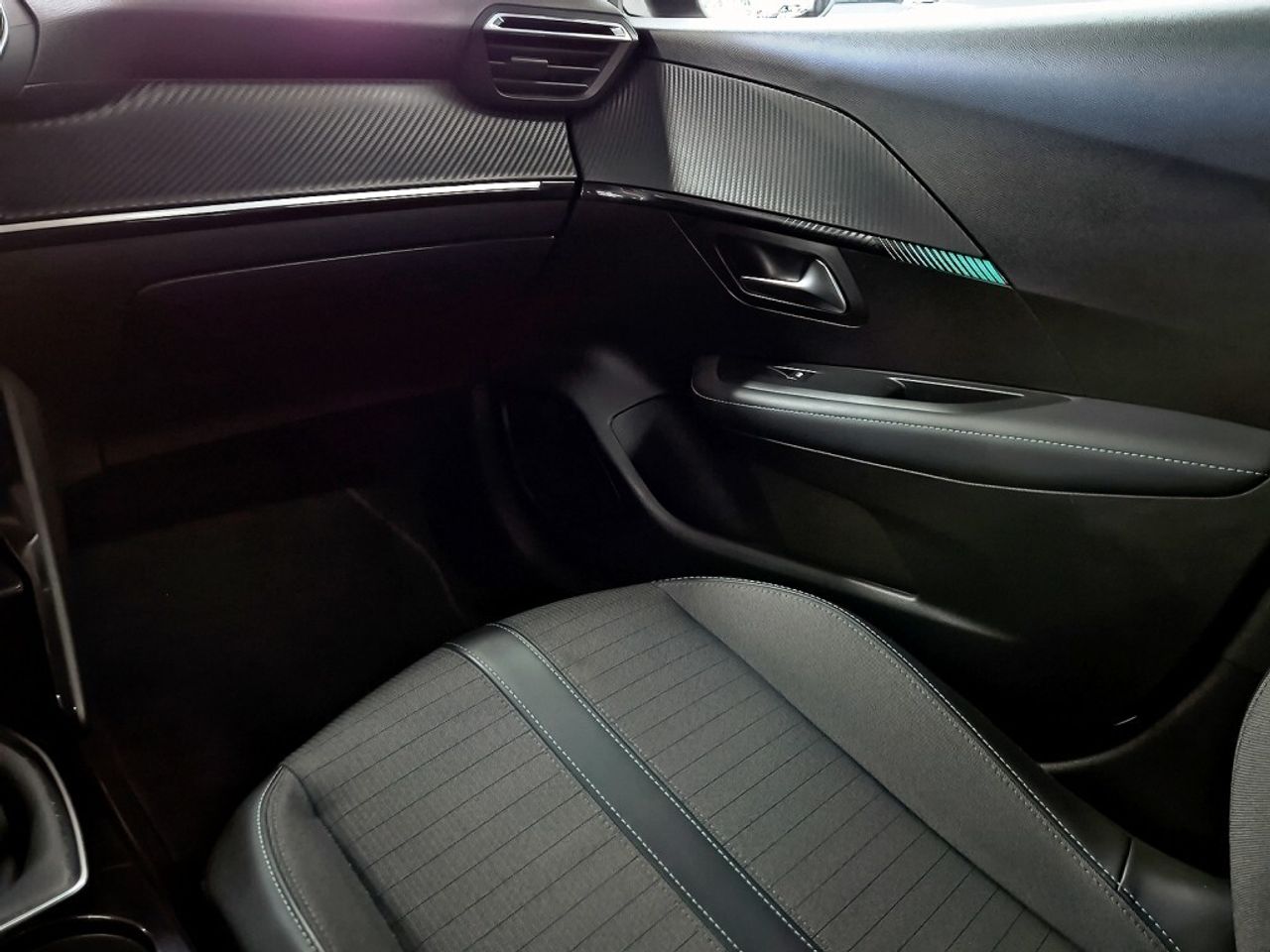 Peugeot 208 BlueHDi 73kW (100CV) Allure - foto 30