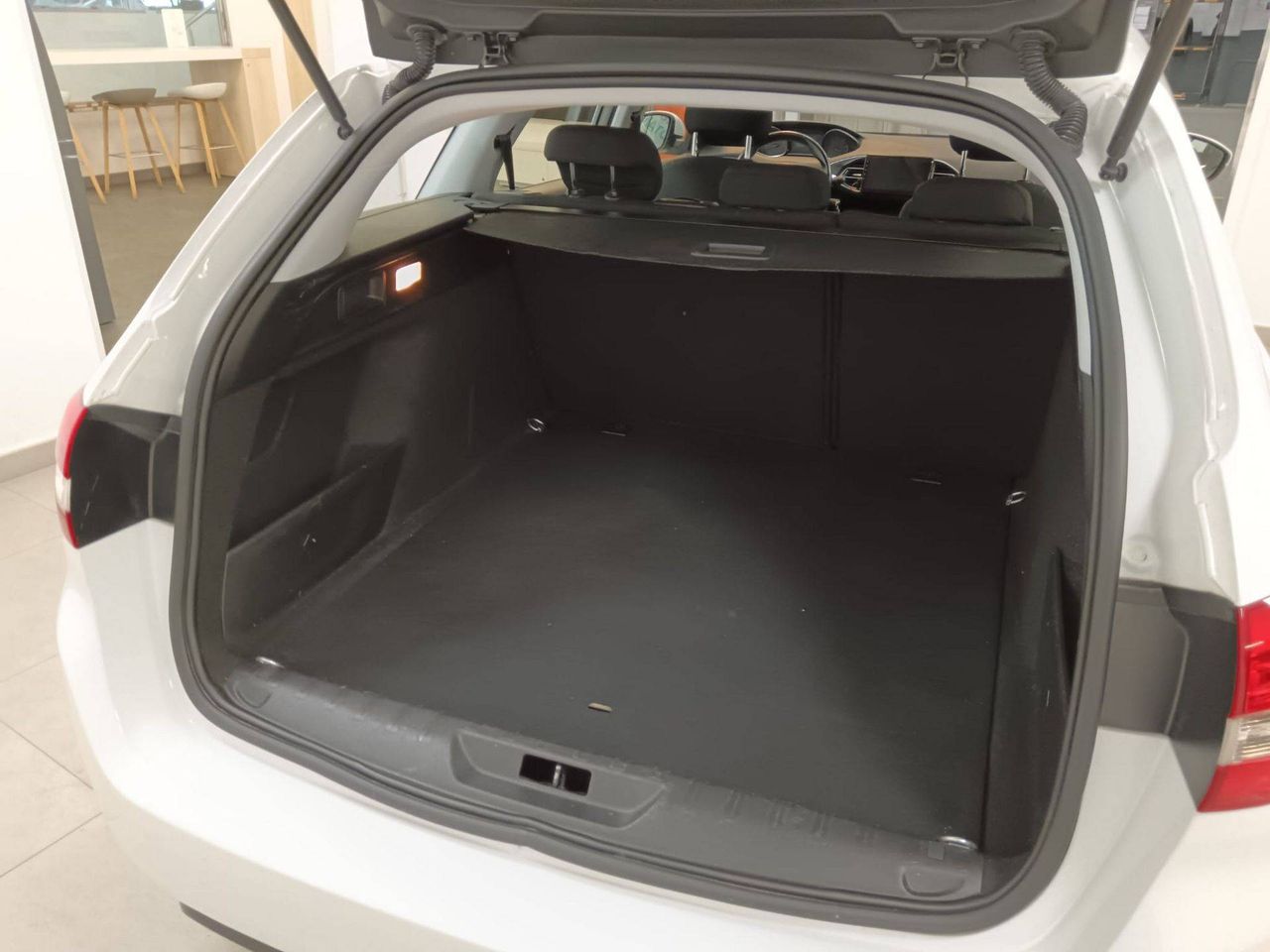 Peugeot 308 SW  1.5 BlueHDi 96kW Business Line - foto 8