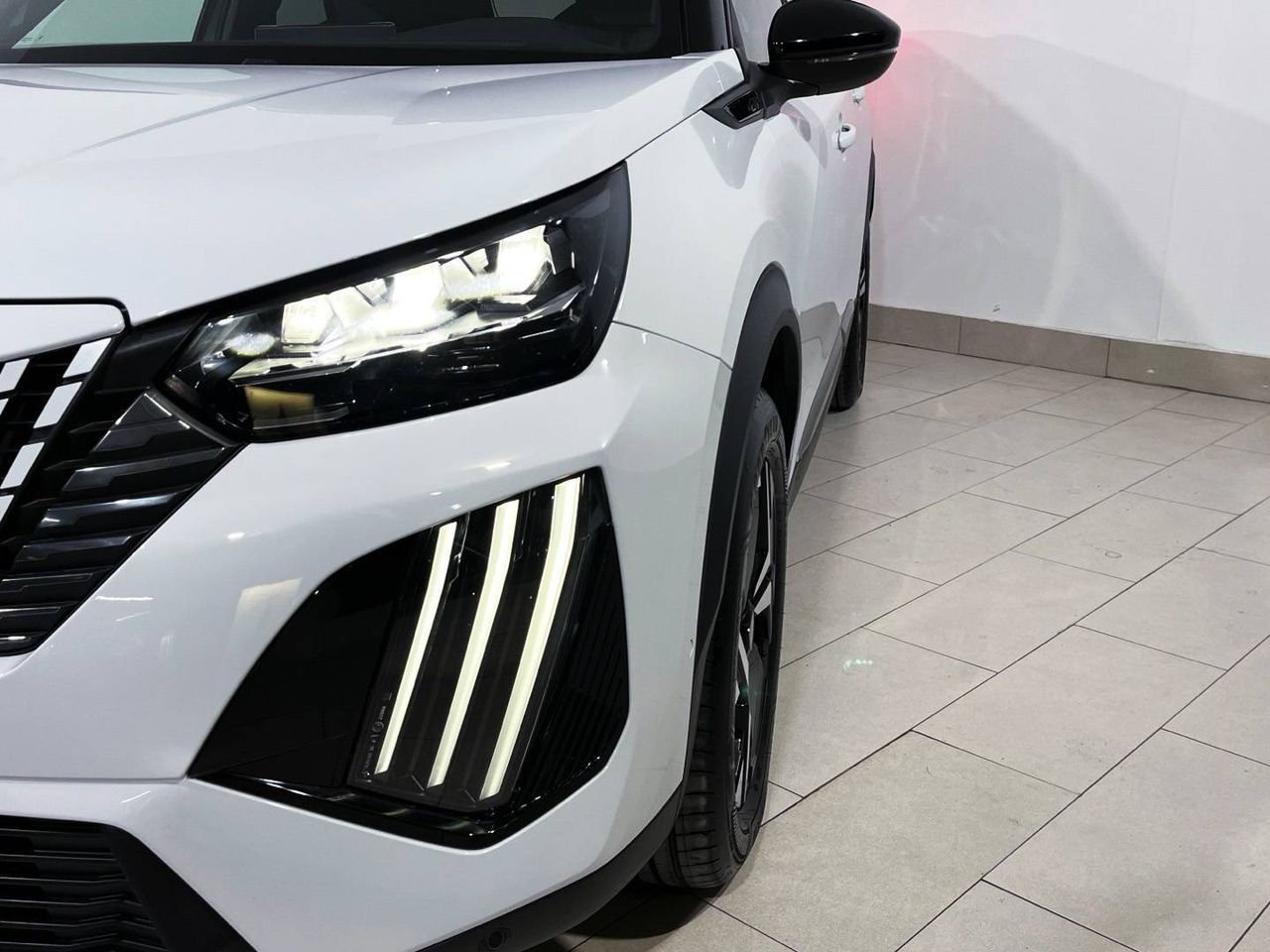 Peugeot 2008 Puretech 130 S&S EAT8 GT - foto 34