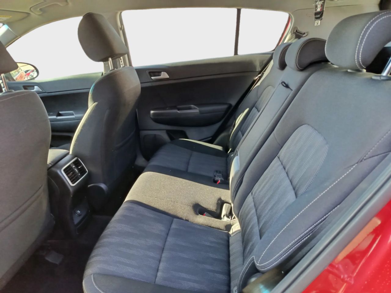 Kia Sportage 1.6 MHEV Business DCT 100kW 136CV 4X2 - foto 26