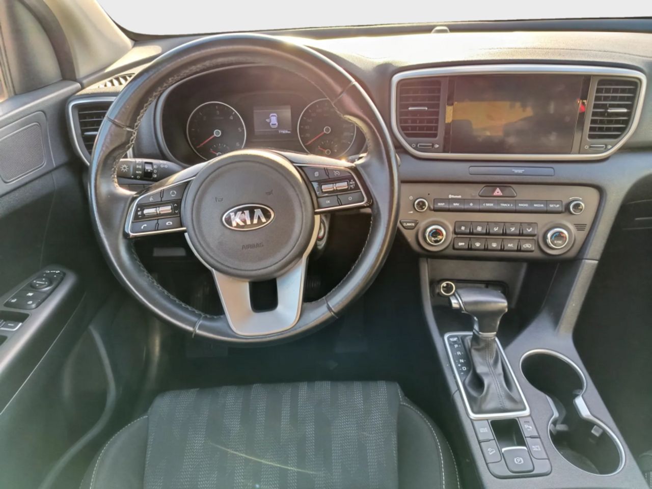 Kia Sportage 1.6 MHEV Business DCT 100kW 136CV 4X2 - foto 27