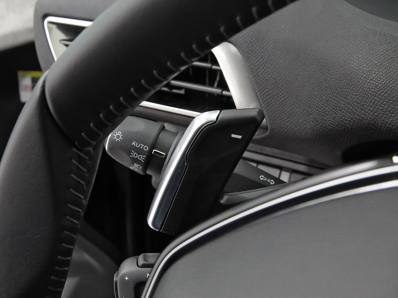 Peugeot 5008 1.5 BlueHDi 96kW S&S Allure Pack EAT8 - foto 17