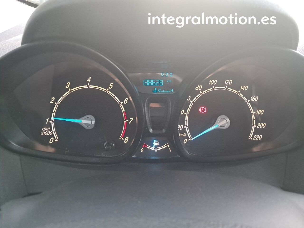 Ford Transit Courier 1.0 EcoBoost Ambiente Kombi - foto 8