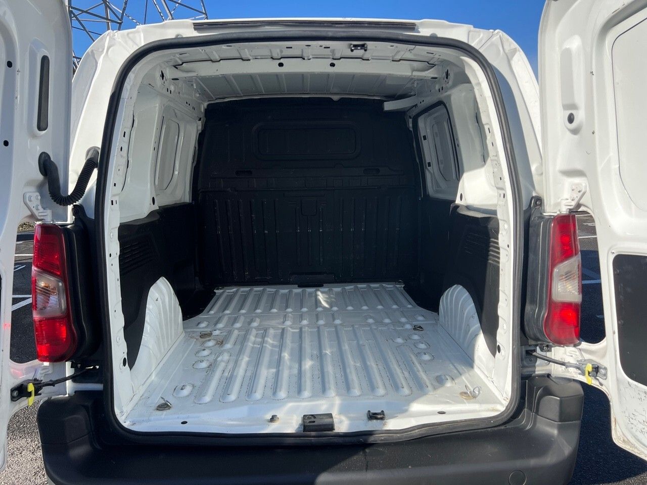 Peugeot Partner 1.5 HDI FURGON 100CV - foto 6