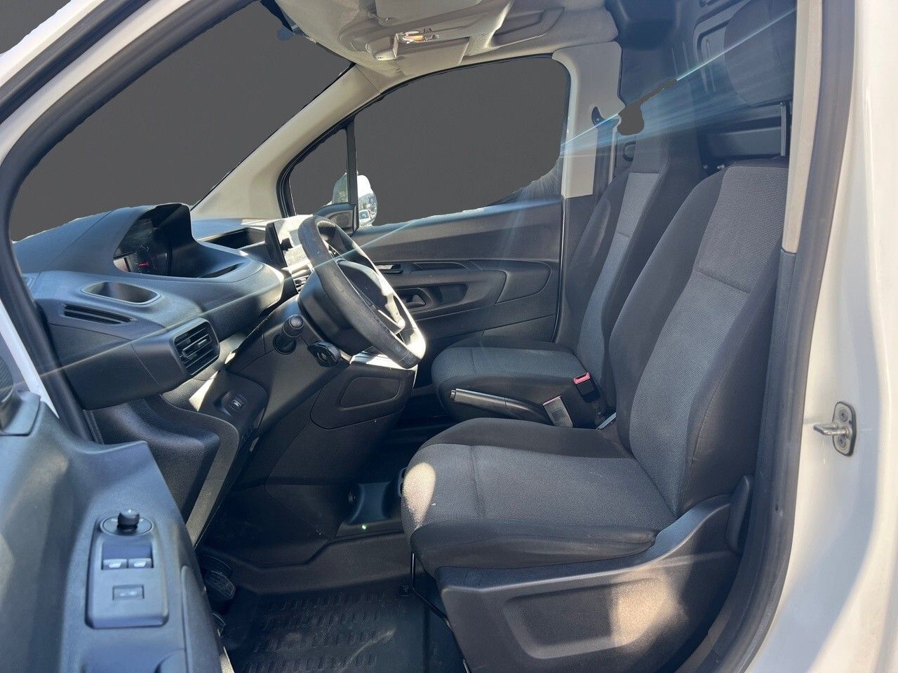 Peugeot Partner 1.5 HDI FURGON 100CV - foto 7