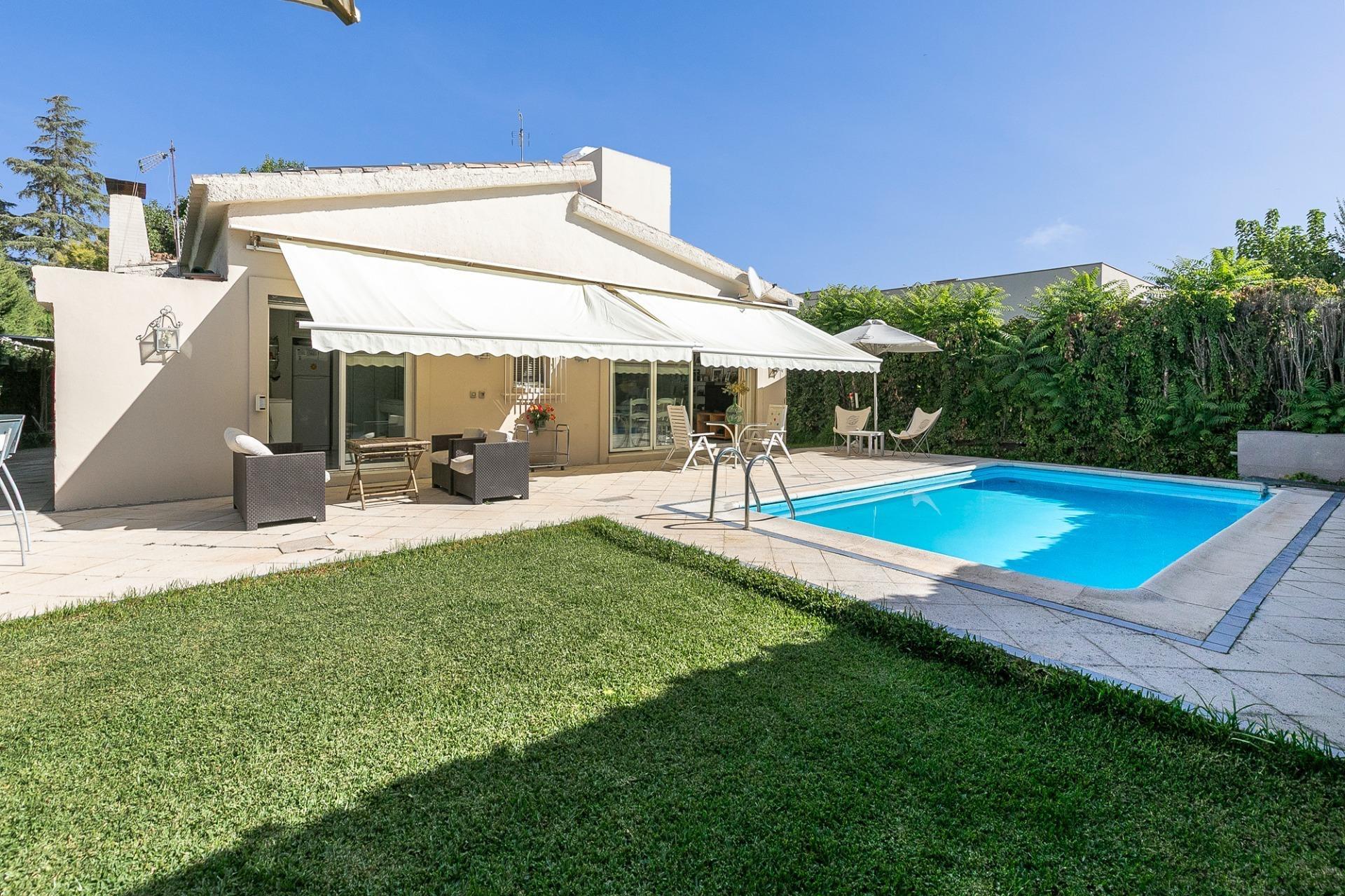 Chalet independiente en venta en Urbanzación Los Chopos - foto 5