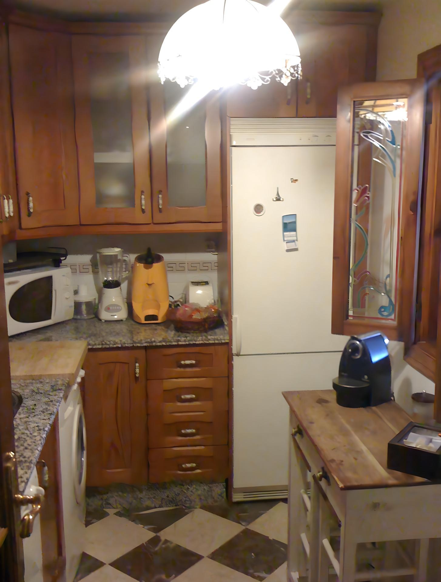 Piso luminoso con piscina y vistas en venta en Cenes de la V - foto 7