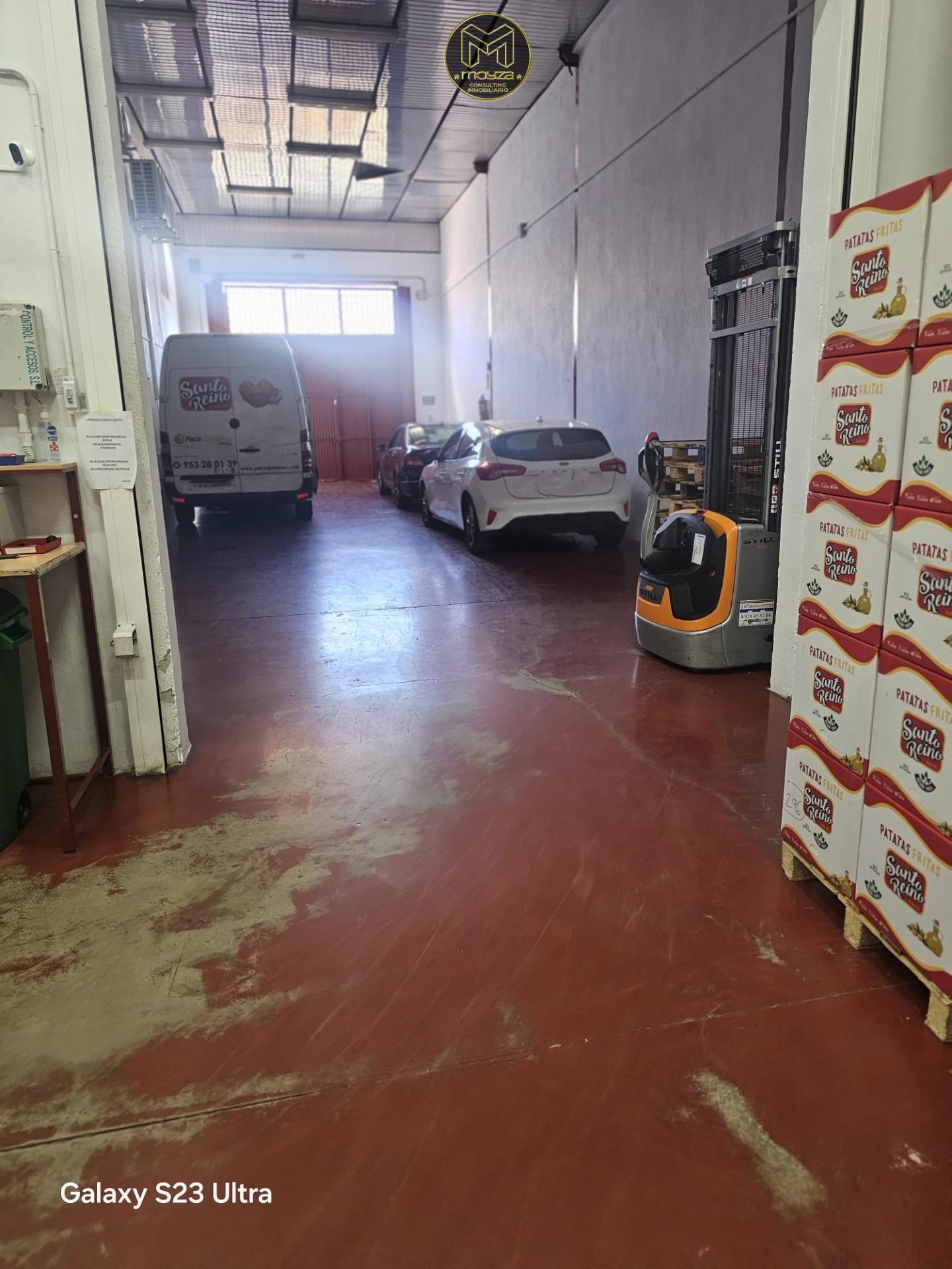 NAVE CON NEGOCIO EN EL POLIGONO DE LOS OLIVARES - foto 5