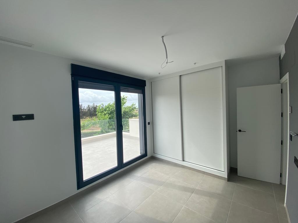 Venta de villa en Los alcazares, de 103m2 con 3 dormitorios  - foto 12