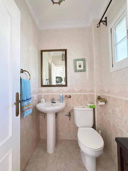 SE VENDE ESPECTACULAR CASA ADOSADA DENTRO DE CASCO URBANO DE - foto 14