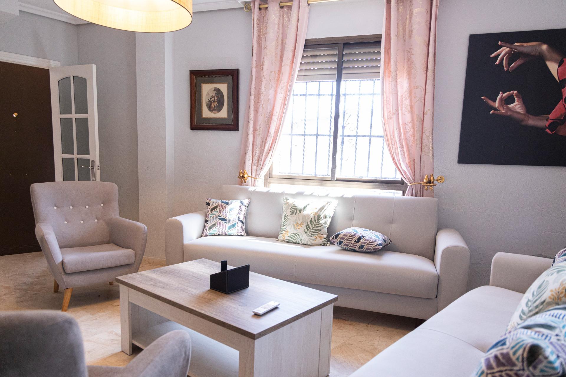 D. Chalet adosado con jardín en zona Calasancio – ¡Todo exte - foto 3