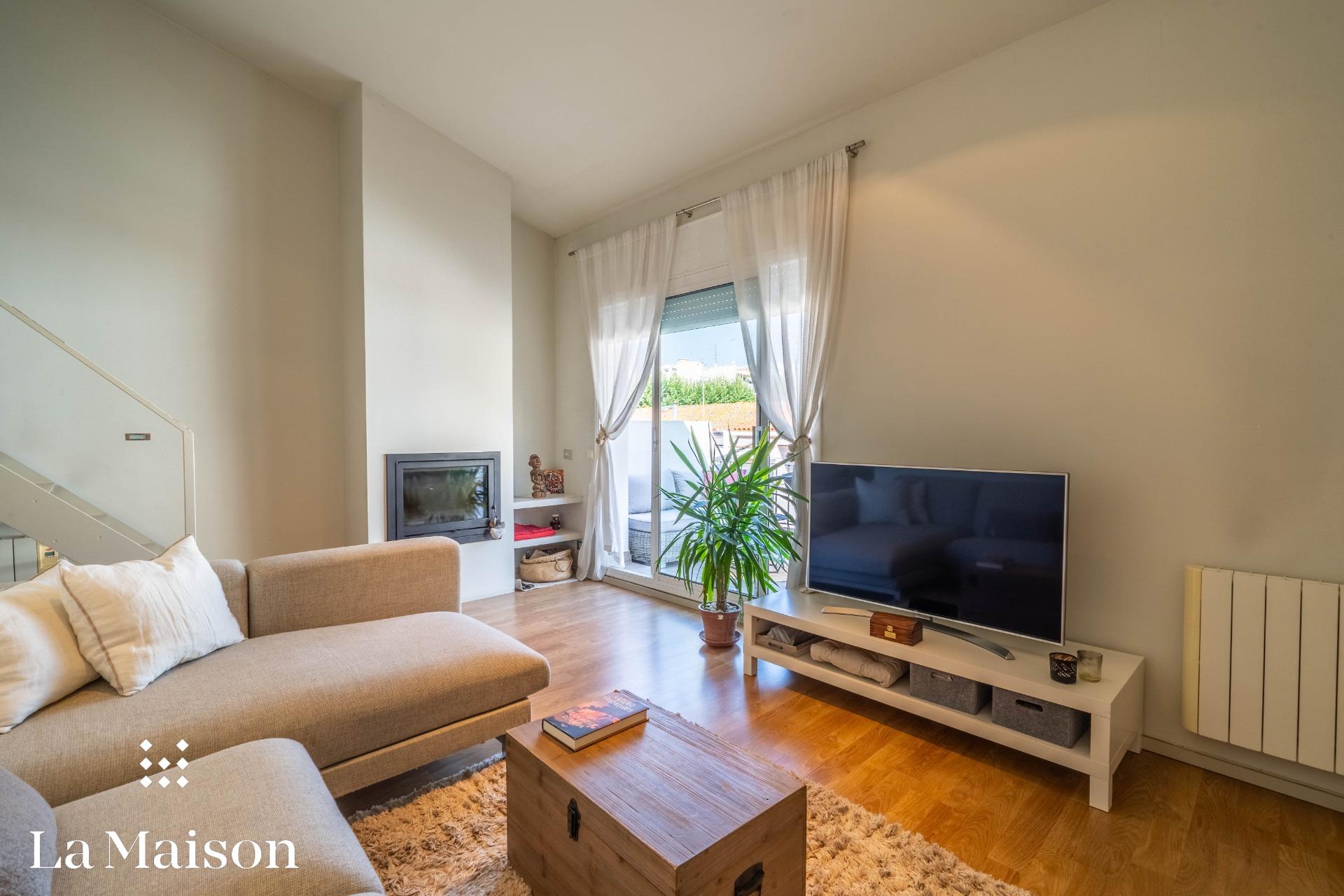 Dúplex Reformado en el Corazón de Premiá de Mar, Ideal para  - foto 2