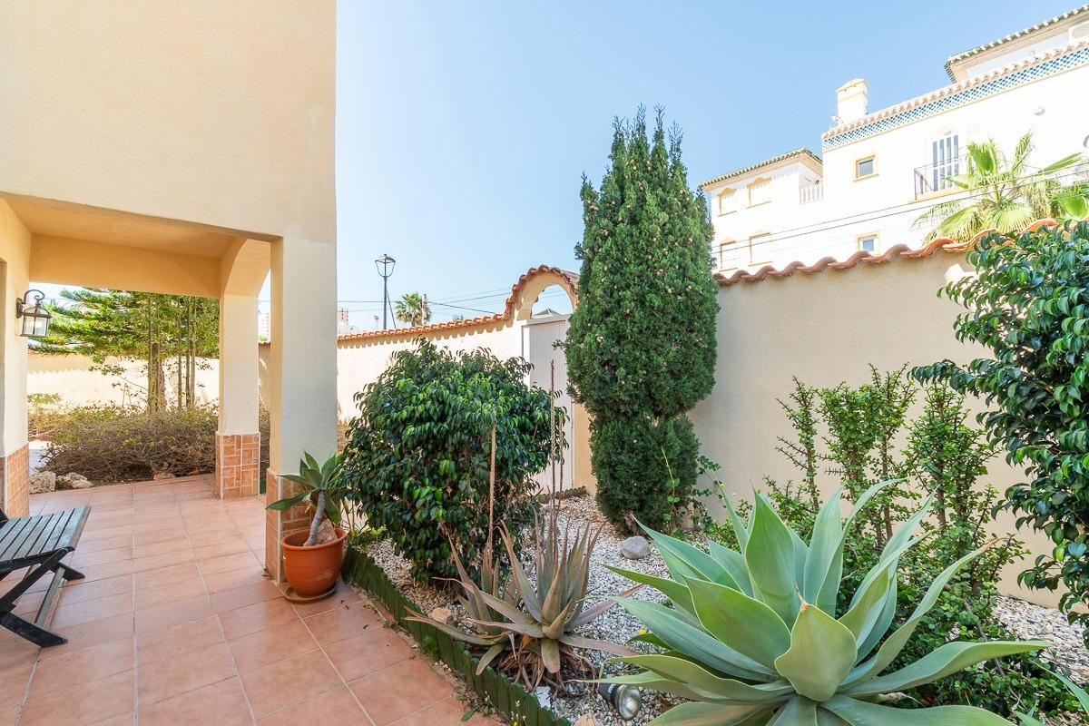 Villa en la playa de la Mata (Torrevieja ) - foto 6