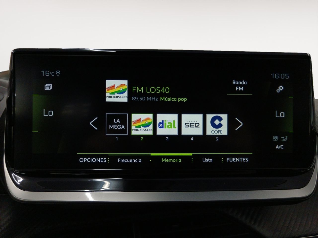 Peugeot 208 GT - foto 15