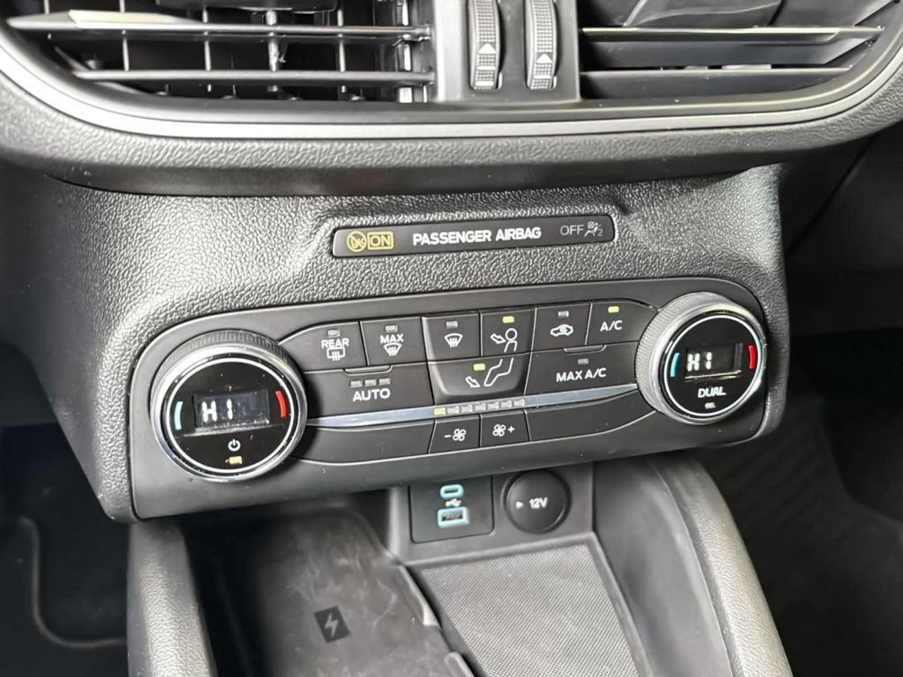 Ford Focus 1.0 Ecoboost MHEV 114kW Active - foto 38